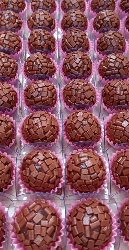 bolos doces artesanais kelly bueno confeitaria festa docinhos brigadeiro