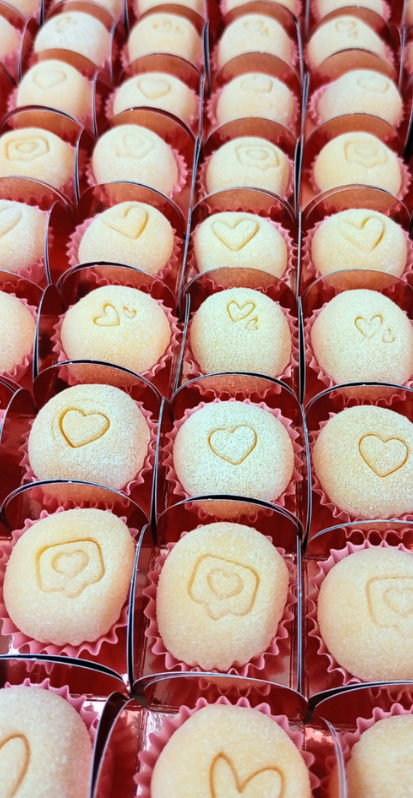 bolos doces artesanais kelly bueno confeitaria festa docinhos ninho