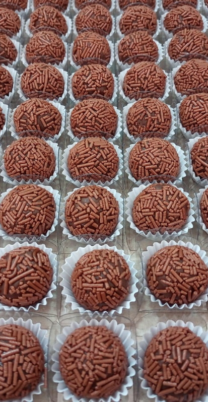 bolos doces artesanais kelly bueno confeitaria docinhos festa uberlandia MG